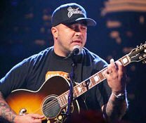  Hire Aaron Lewis - booking Aaron Lewis information. 