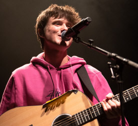  Hire Alec Benjamin - booking Alec Benjamin information. 