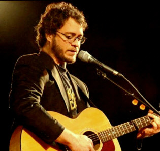 Hire Amos Lee - book Amos Lee for an event