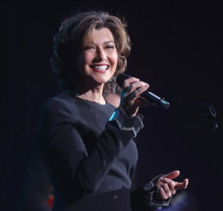   Hire Amy Grant - booking Amy Grant information.  