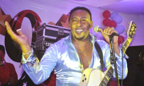   Antony Santos - booking information  