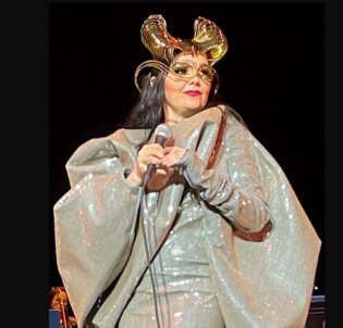 Hire Björk - book Björk for an event!