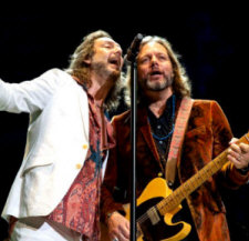  Hire the Black Crowes - booking the Black Crowes information. 