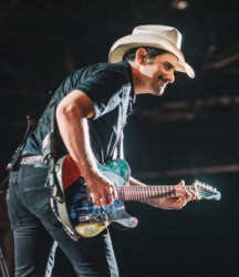  Book Brad Paisley - booking information 