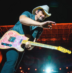 Hire Brad Paisley - Book Brad Paisley for an event! 