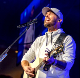  Hire Brett Young - Book Brett Young for an event! 