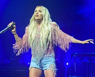Book Carrie Underwood - booking information