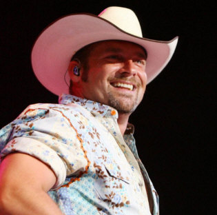   How to hire Chris Cagle - booking information  