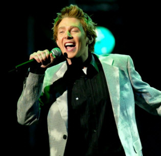 Hire Clay Aiken - booking Clay Aiken information.