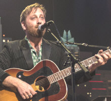  Hire Dan Auerbach - book Dan Auerbach for an event! 