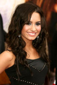  Hire Demi Lovato - Book Demi Lovato for an event! 