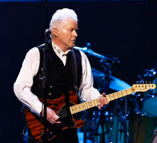 Hire Don Henley - Booking Don Henley information.