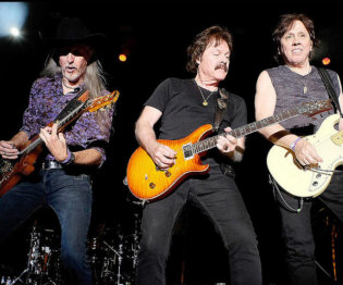 Hire the Doobie Brothers - book the Doobie Brothers for an event!