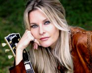   Hire Elizabeth Cook - booking Elizabeth Cook information.  