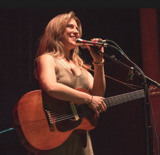 Hire Feist - book Feist for an event!