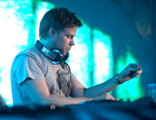   Ferry Corsten - booking information  