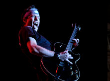book George Thorogood - booking information