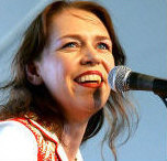  Hire Gillian Welch - booking Gillian Welch information. 