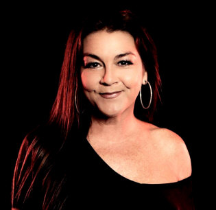 Hire Gretchen Wilson - book Gretchen Wilson for an event!