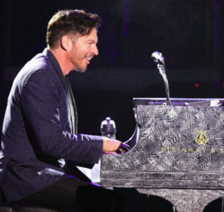   Hire Harry Connick Jr. - booking Harry Connick Jr. information.  