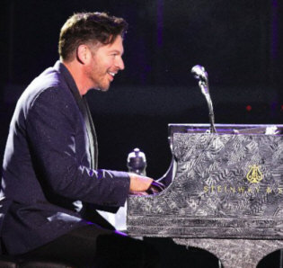 Hire Harry Connick Jr. - booking Harry Connick Jr. information.