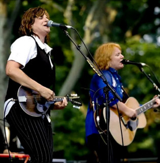 Hire Indigo Girls - book Indigo Girls for an event!
