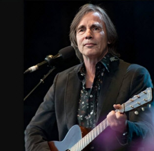 Hire Jackson Browne - Book Jackson Browne for an event!