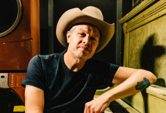  Hire Jason Boland & The Stragglers - booking Jason Boland information.  