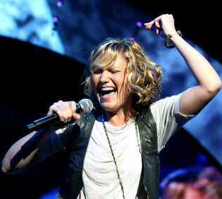  Hire Jennifer Nettles - booking information  