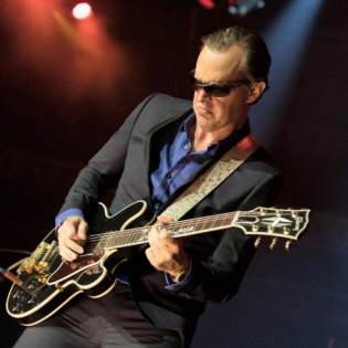 Hire Joe Bonamassa - book Joe Bonamassa for an event!