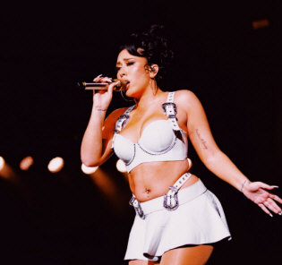  Hire Kali Uchis - booking Kali Uchis information. 