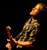  book Keith Urban - booking information 