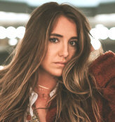  Hire Lainey Wilson - booking Lainey Wilson information. 
