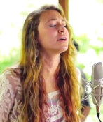   Hire Lauren Daigle - booking Lauren Daigle information.  