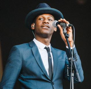   How to Hire Leon Bridges - booking information  