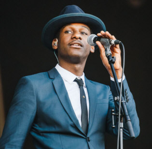 How to Hire Leon Bridges - booking information