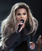 Hire Lil' Kim -- booking Lil' Kim information.