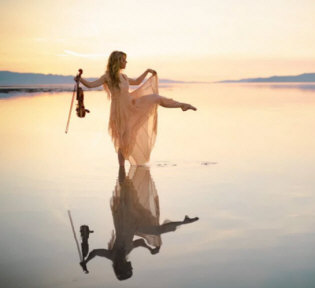 Hire Lindsey Stirling - book Lindsey Stirling for an event!