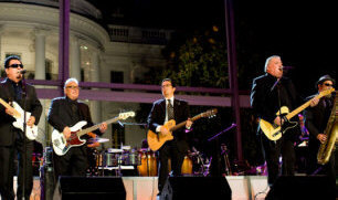  Hire Los Lobos - Booking Los Lobos information. 