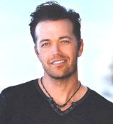   Lucas Hoge - booking information  