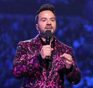 Hire Luis Fonsi - booking Luis Fonsi information.