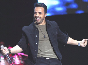 Hire Luis Fonsi - booking Luis Fonsi information.