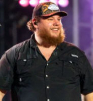  Hire Luke Combs for an event - booking information 