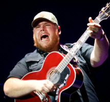  Hire Luke Combs for an event - booking information 