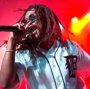   Hire Lupe Fiasco - booking Lupe Fiasco information  