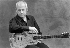 Hire Mark Knopfler - book Mark Knopfler for an event!