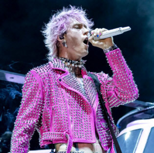 Hire Machine Gun Kelly - booking Machine Gun Kelly information
