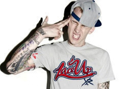 Hire Machine Gun Kelly - booking Machine Gun Kelly information