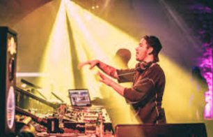   Mahmut Orhan - booking information  