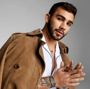 How to hire Manuel Turizo - booking information